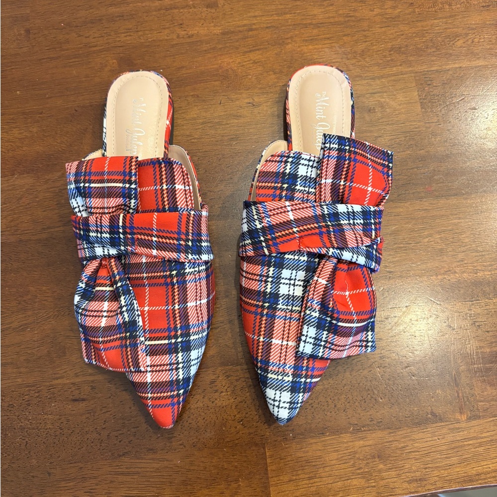 Mint Julep red tartan plaid pointed toe mules sz8